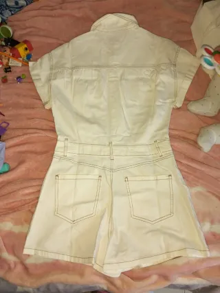 Mono corto blanco con botones