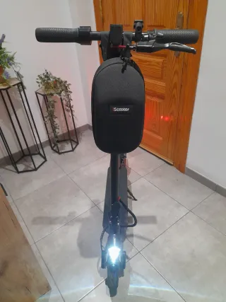 Patinete Eléctrico con Bolsa Negra