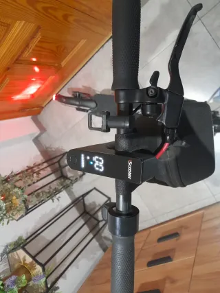 Patinete Eléctrico con Bolsa Negra