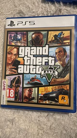 Playstation 5 con 2 controller e 4 giochi