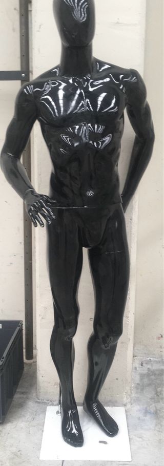 Maniquí Hombre Negro Nuevo