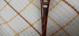 Gafas de sol marrones y rojas de mujer