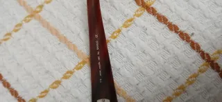 Gafas de sol marrones y rojas de mujer