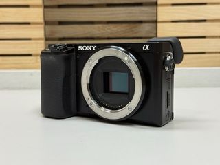 NUEVA!! Sony a6100