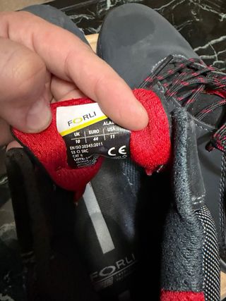 Botas de seguridad FORLI negras y rojas