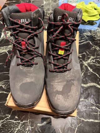 Botas de seguridad FORLI negras y rojas