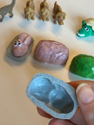 Piccoli dinosauri giocattoli da collezione