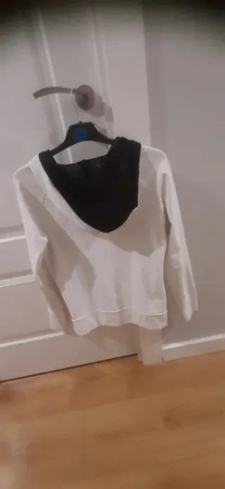 Chaqueta deportiva marca Ditchil