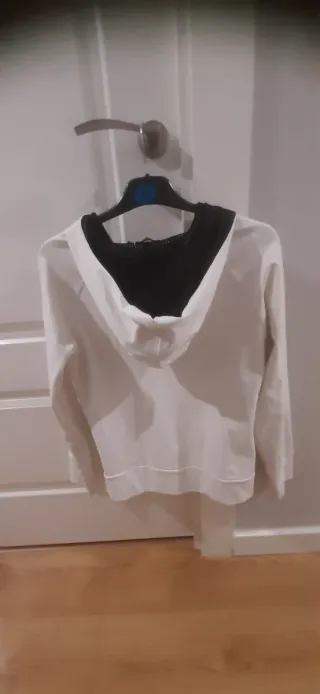 Chaqueta deportiva marca Ditchil