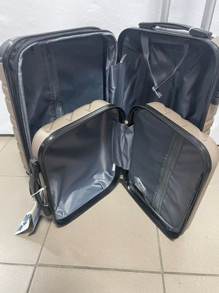 Maleta cabina y neceser nueva