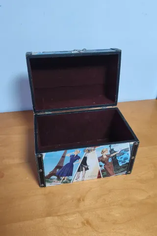 Caja joyero baúl estampado París