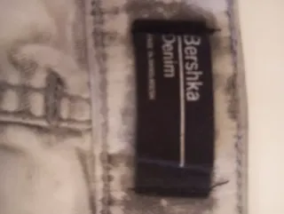 Vaqueros Bershka hombre grises