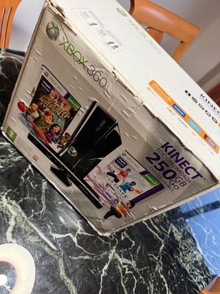 Xbox 360 Negra + 2 Mandos