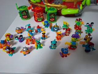 Barco Kraken y Figuras Piratix