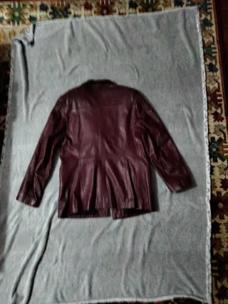 Chaqueta de piel mujer color burdeos