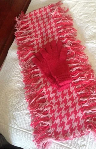 Bufanda y guantes a juego