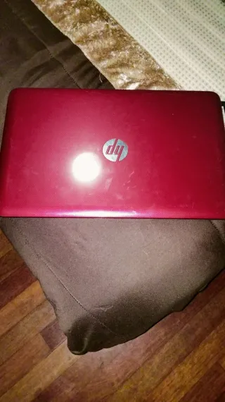 Portátil HP Pavilion i5 Rojo