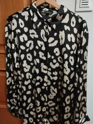 Camisa Zara Estampado Animal Negro y Beige