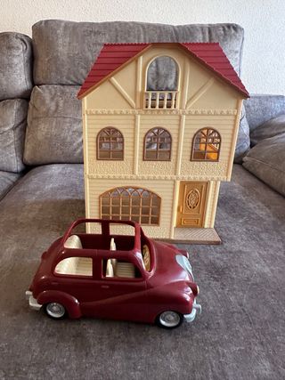 Casa Sylvanian Families con muñecos