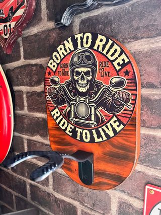 Colgador Casco Moto Born to Ride