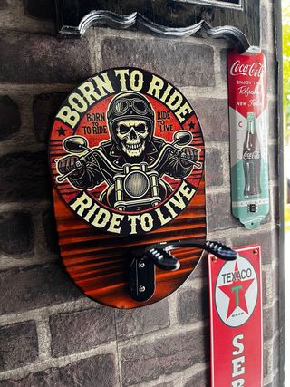 Colgador Casco Moto Born to Ride
