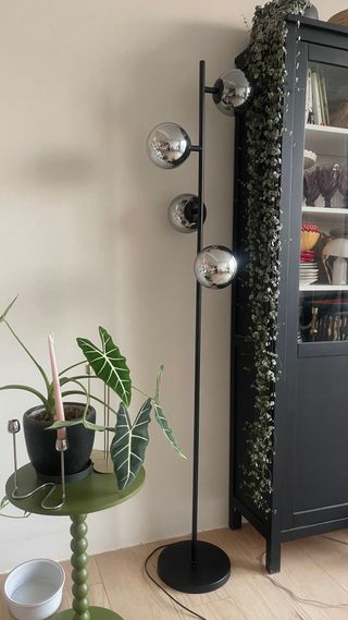 Lámpara de pie globo metal y cristal