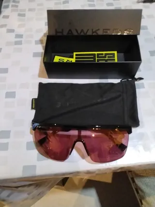 Gafas de sol Hawkers mujer negras y rosas