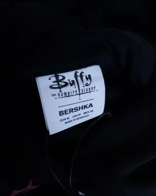 Buffy x Bershka Sudadera (36€ orig.) talla M
