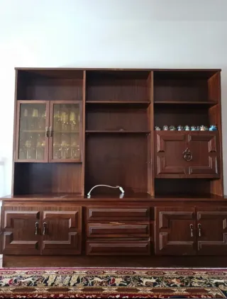 Mueble de salón antiguo madera y cristal
