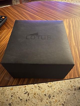 Reloj Lotus Plata y Blanco