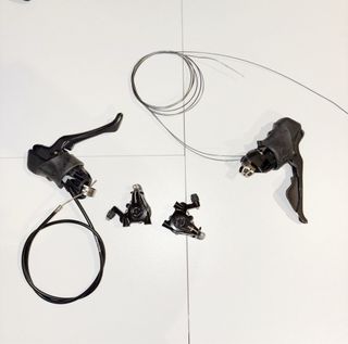 Manetas Shimano CUES U6000GS + Frenos Tektro