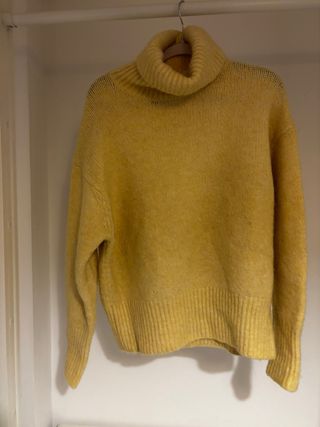 Jersey Zara cuello alto amarillo