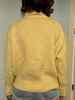 Jersey Zara cuello alto amarillo