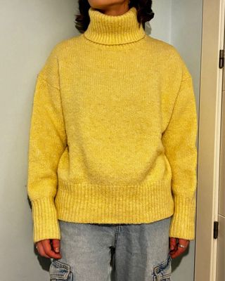 Jersey Zara cuello alto amarillo