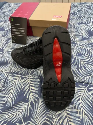 Air Max 95 Levi's Negras