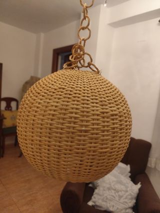 Pantalla de mimbre colgante