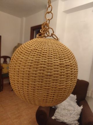 Pantalla de mimbre colgante