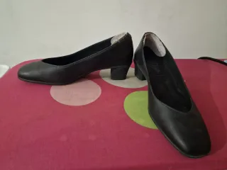 Tacones negros salón talla 38