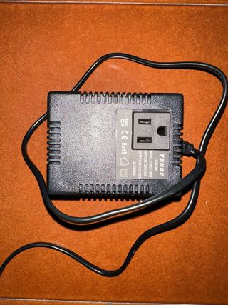 Transformador Voltaje 300W 220V a 110V