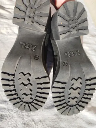 Tronchetto nero con fibbie n. 39