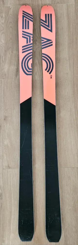 Chollo! Esquís de travesía ZAG Adret como nuevos.