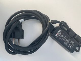 C15 - CARGADOR TABLET PRO CHARGER PC 18 19V 2.