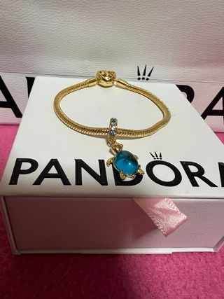 Pulsera Pandora Oro y Charm Tortuga Turquesa