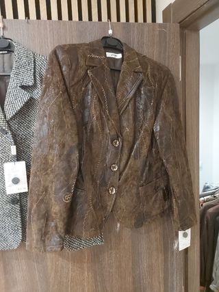 Giacche e abiti da donna RESTI DI BOUTIQUE