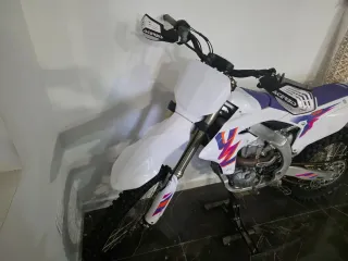 Yamaha YZF 450 Edición 50 Aniversario con 20 horas