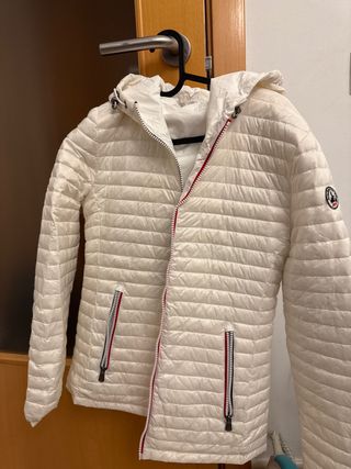 Chaqueta Jott blanca acolchada con capucha