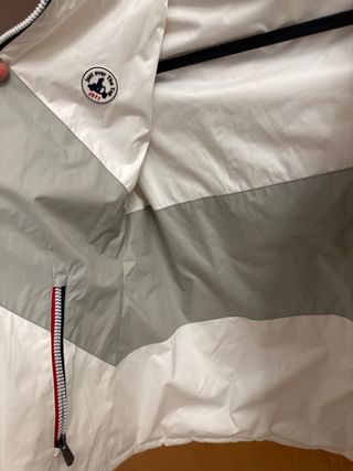 Chaqueta Jott blanca acolchada con capucha