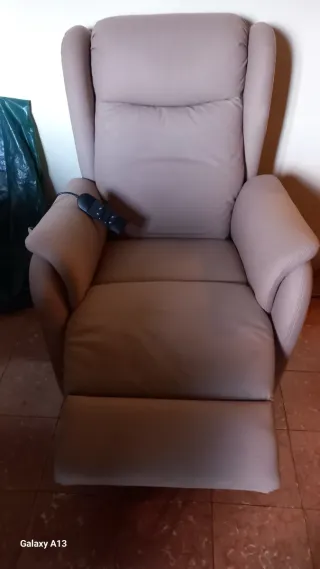 Bajada precio:Sillon relax electrico nobuck beige.