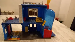 Estación de Policía Superthings