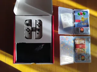 Nintendo Switch OLED + 2 Giochi